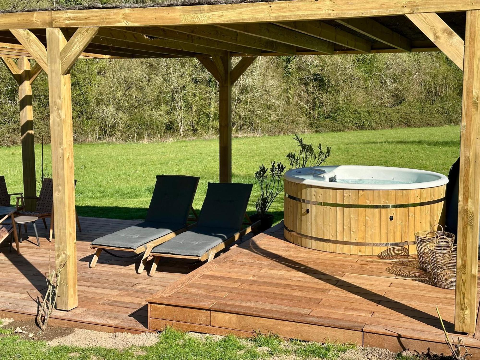 Domaine De La Cressonniere Panzió Saint-Martin-de-Bienfaite-la-Cressonniere Kültér fotó